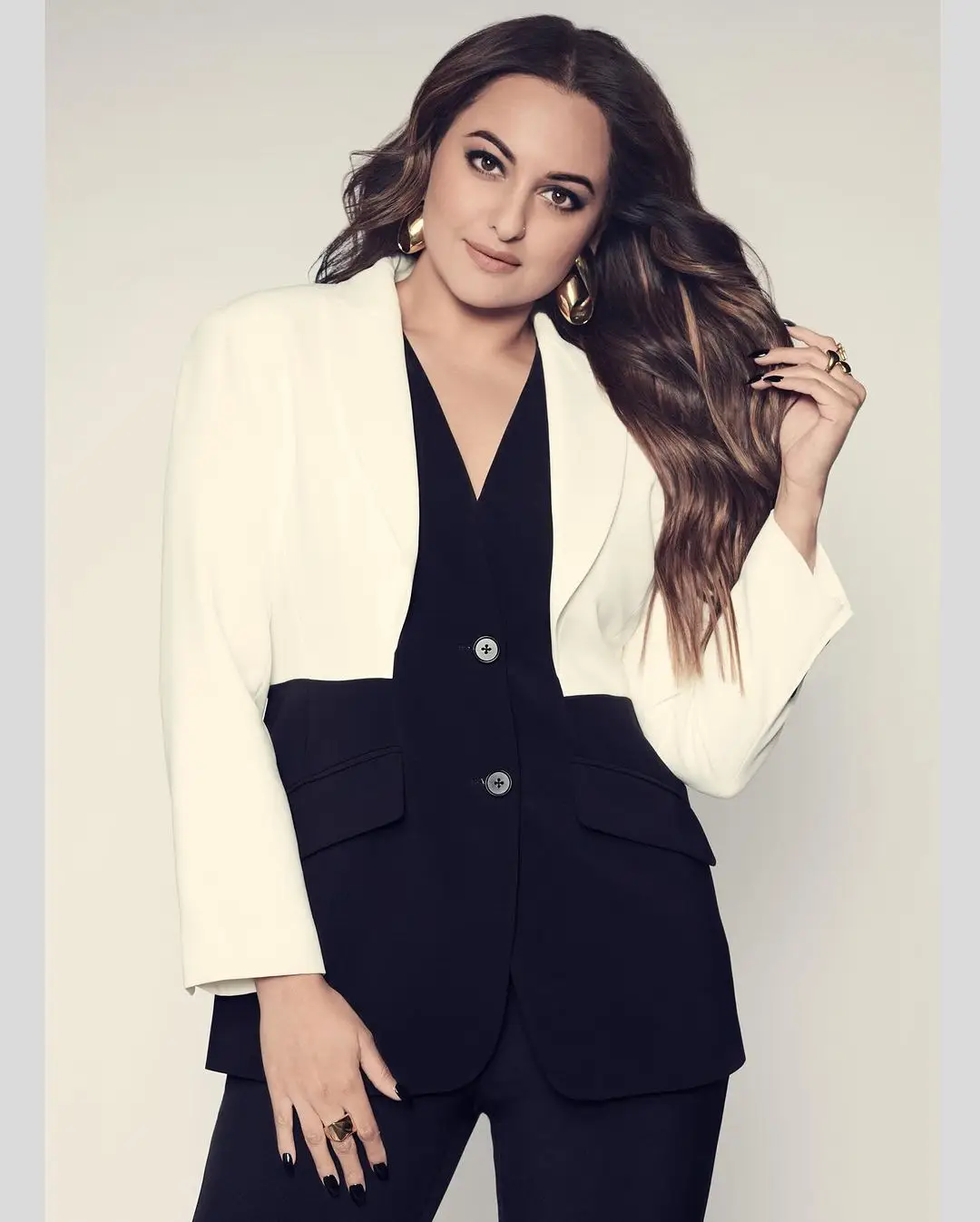 Sonakshi Sinha Wearing Beautiful White Coat Black Pant